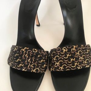 Elegant Gucci satin mules